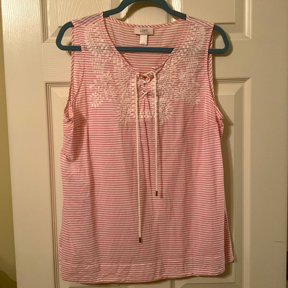 LOFT light weight sleeveless top
